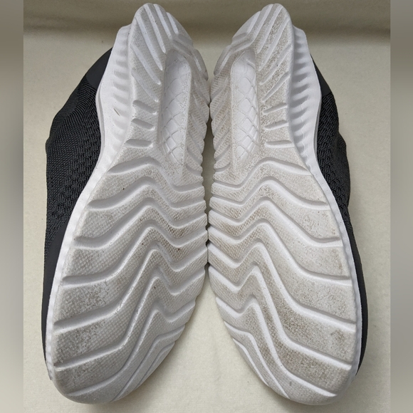 Men's fabric WORKOUT slip-on sneaker. Size 10. - Picture 4 of 5